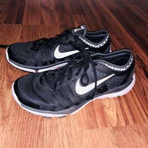 NIKE Fitsole Tennis Shoes